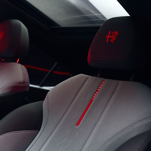 2027 Alfa Romeo Tonale Luna Rossa Interior